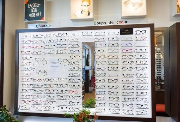 exposition de lunettes de vue